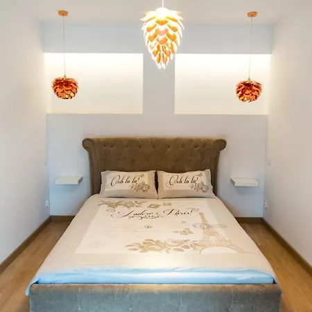 Villa Dom Vip Czerwony *