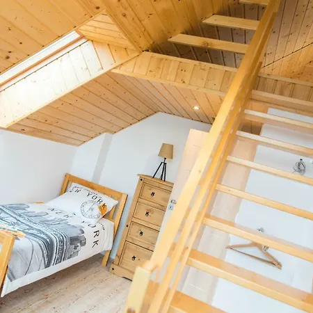 Dom Vip Czerwony Stezyca (Kartuzy)